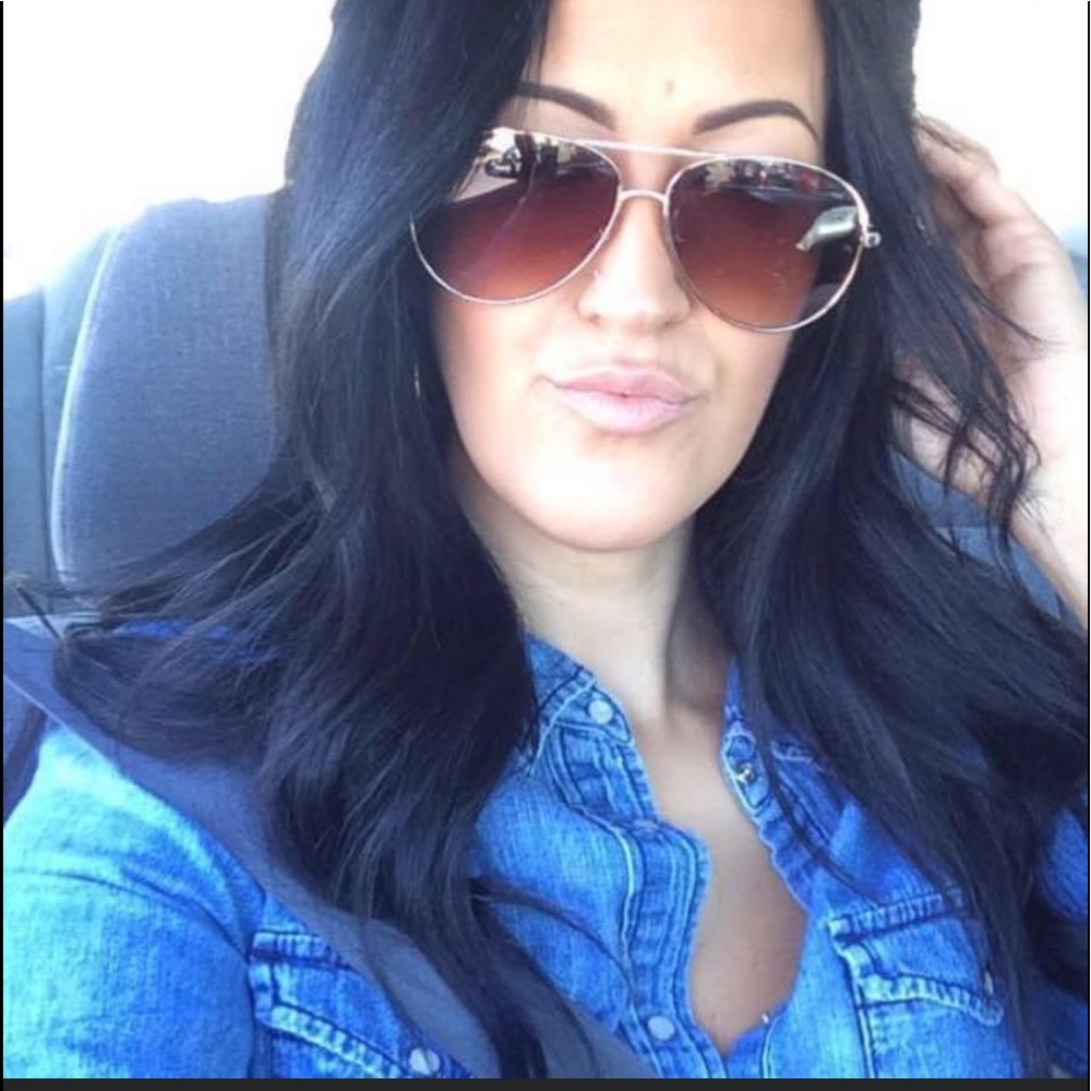 {MEET THE SELLER/BUYER}